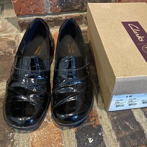 Clarks Women's May Marigold Slip on Loafer Black Patent Croc